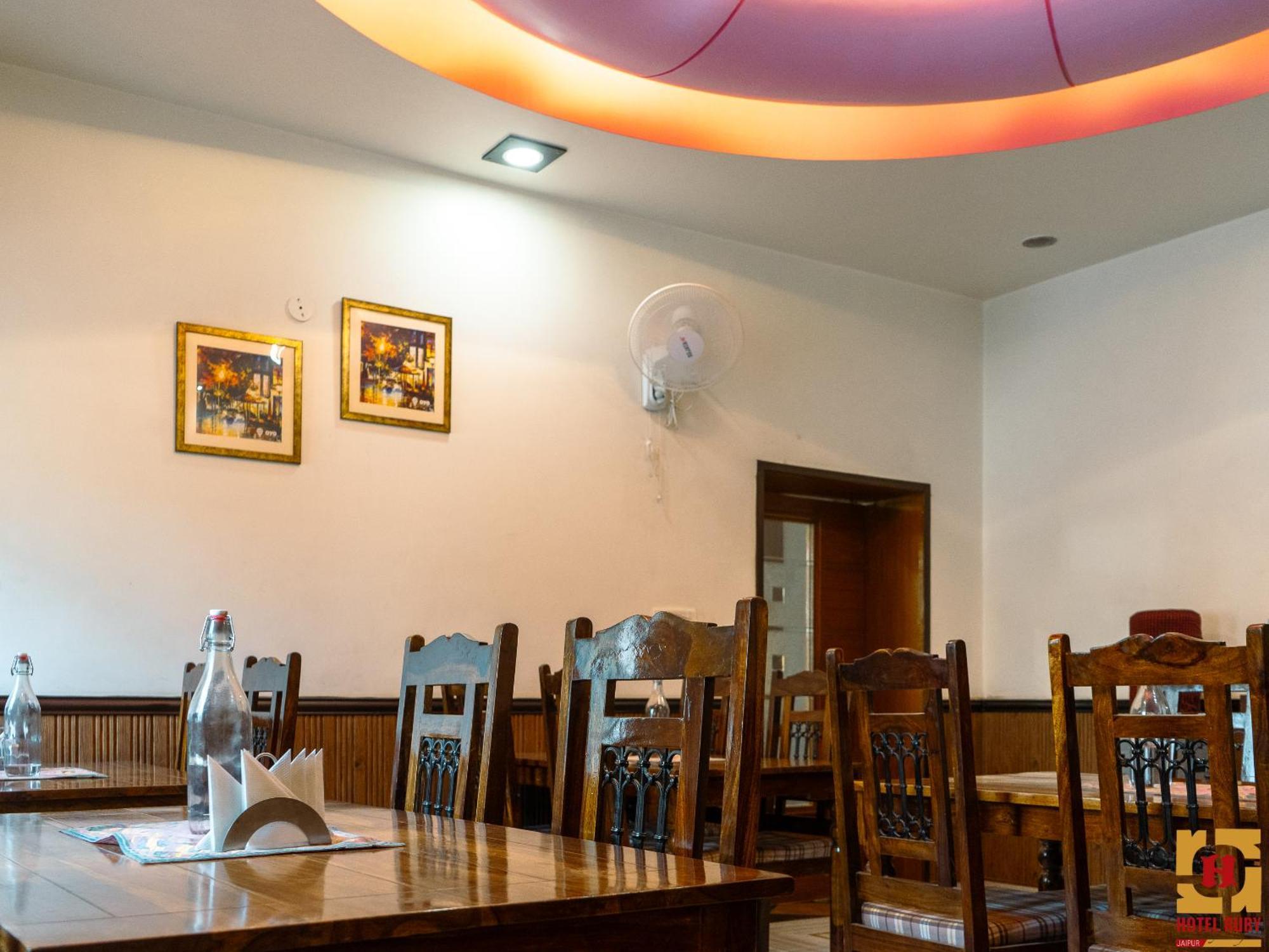 Hotel Ruby Dźajpur Zewnętrze zdjęcie