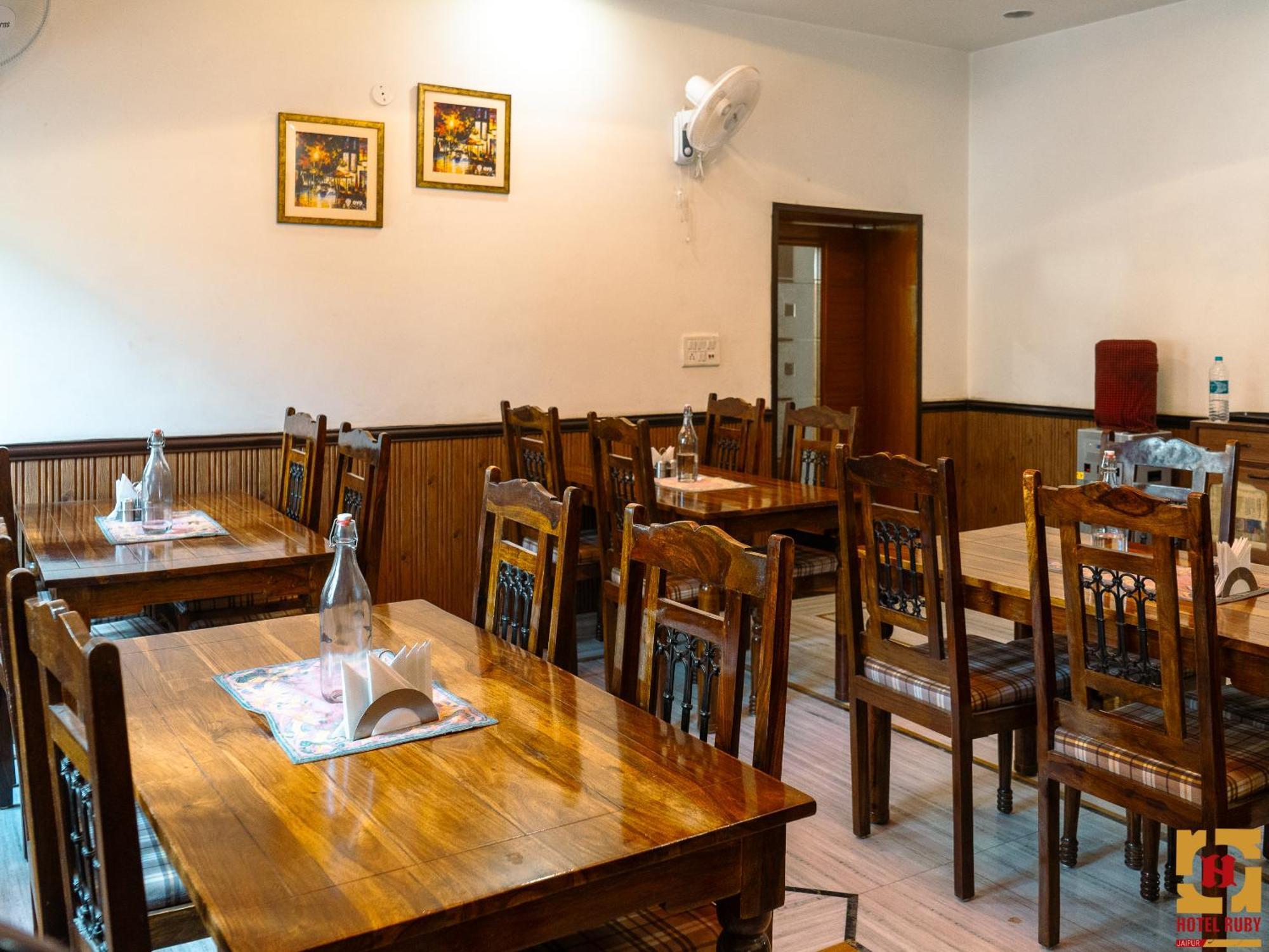 Hotel Ruby Dźajpur Zewnętrze zdjęcie