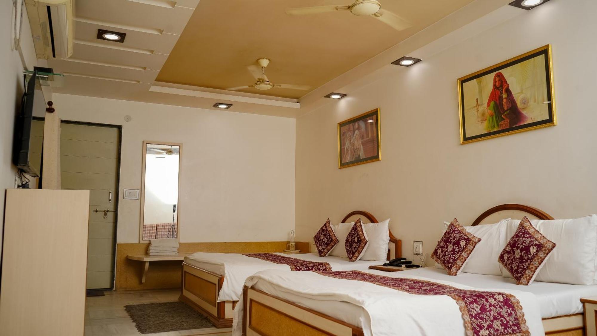Hotel Ruby Dźajpur Zewnętrze zdjęcie