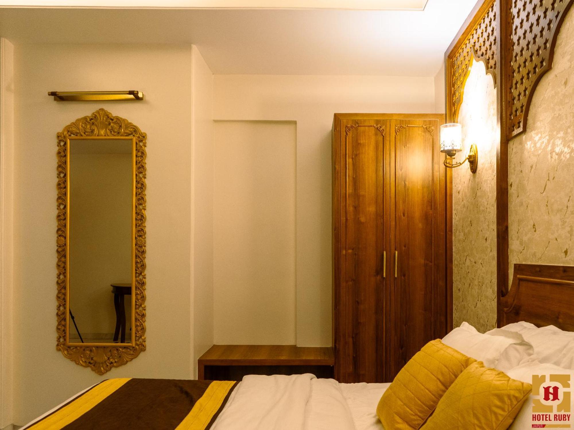 Hotel Ruby Dźajpur Zewnętrze zdjęcie