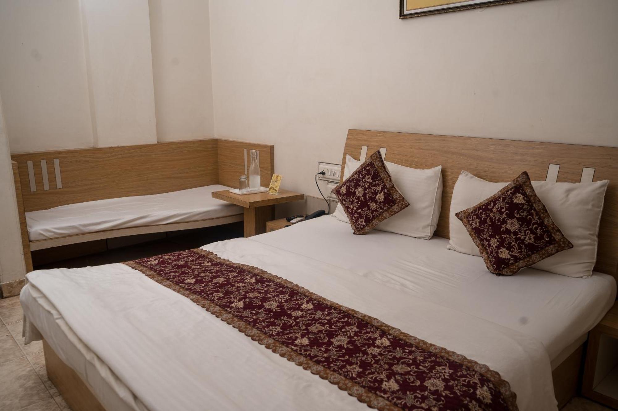 Hotel Ruby Dźajpur Zewnętrze zdjęcie