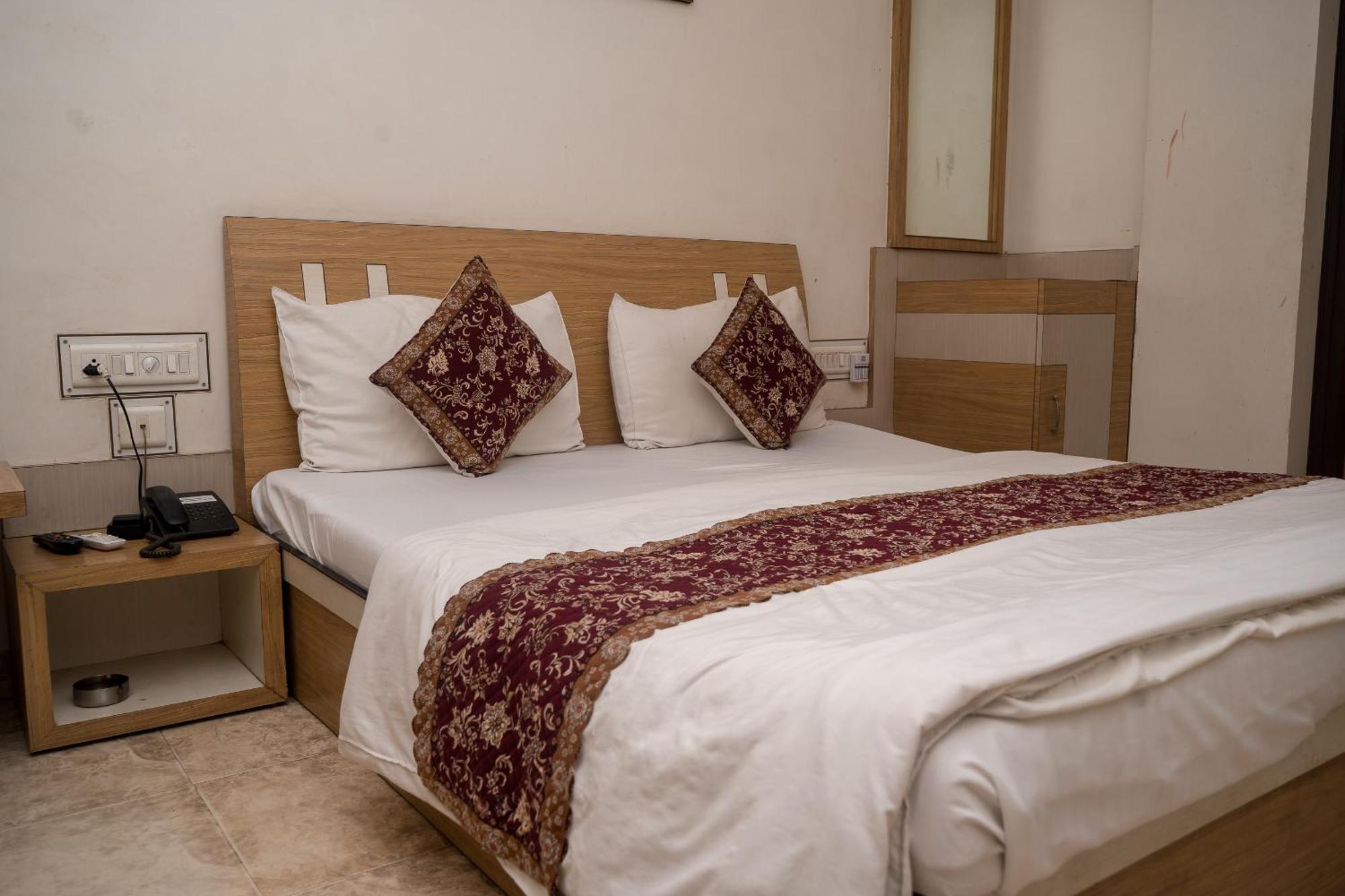 Hotel Ruby Dźajpur Zewnętrze zdjęcie