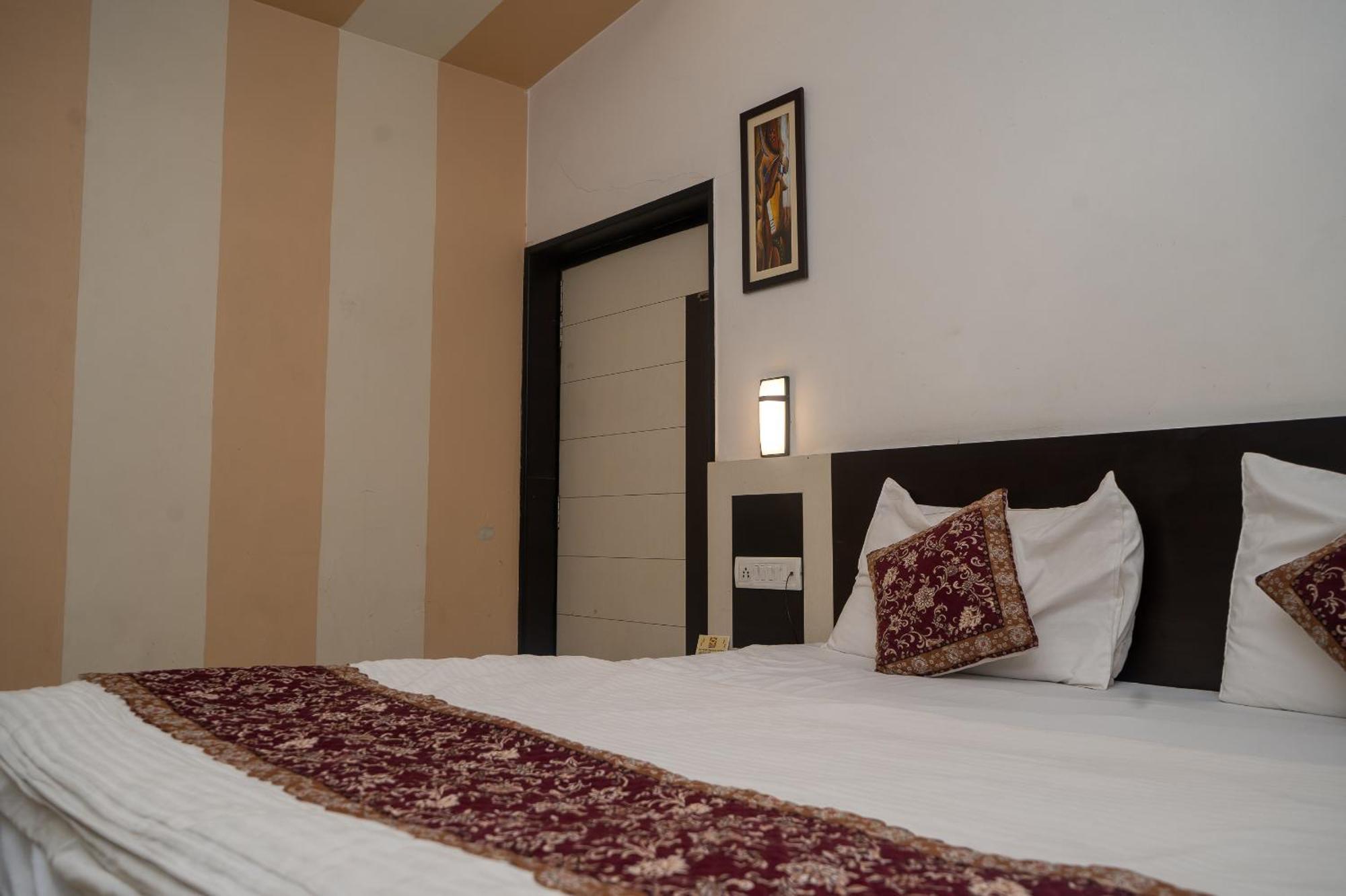 Hotel Ruby Dźajpur Zewnętrze zdjęcie